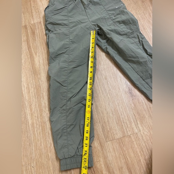 Wilo Women's Olive Jogger Pants - Picture 8 of 8